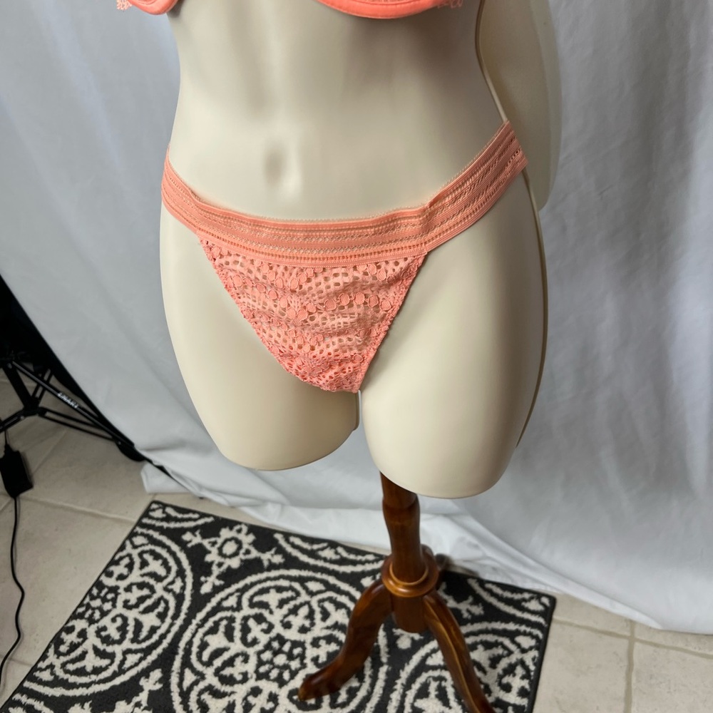 🍑 Victoria’s Secret Neon Coral Lace Lingerie Set (36DD + M) 🍑 - Picture 3 of 11